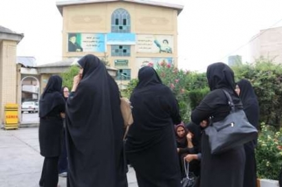 تحصن 80 مربی پیش‌دبستانی در جلوی آموزش و پرورش گلستان/ جواب: هنوز دستورالعمل جذب نیامده است + تصاویر