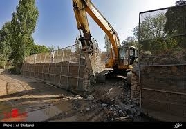 تخریب بناها و دیوارکشی‌های غیرمجاز در قلعه‌حسن گرگان/ متخلفان در شصت‌کلا، توشن و زیارت منتظر باشند