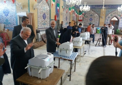 استاندار گلستان رای خود را به صندوق انداخت‌