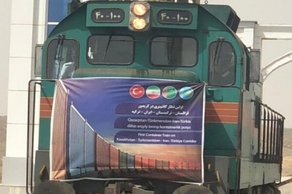 اولین قطار ترانزیتی قزاقستان-ترکیه وارد ایران شد