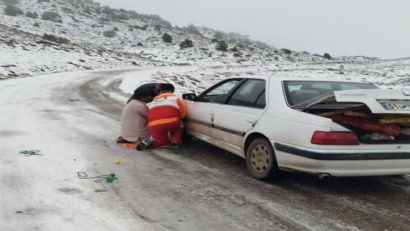 امداد رسانی به ۴۰ در راه مانده برف و کولاک گلستان