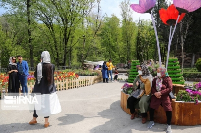 ورود مسافران نوروزی به گلستان چشم‌گیر از سال‌های قبل است