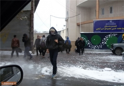 بی‌تدبیری آموزش و پرورش گلستان دانش‌آموزان را سرگردان کرد/ برف شدید را همه دیدند جز آموزش و پرورش!