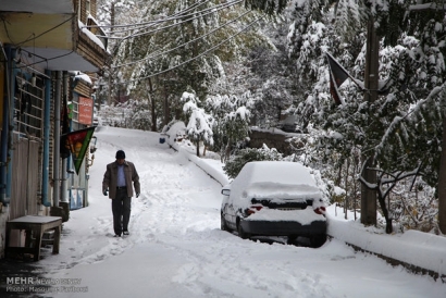 سرما ادارات دولتی گلستان را تعطیل کرد/ دستگاه‌های خدمات‌رسان همچنان فعال هستند