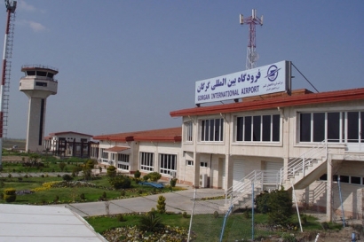 برف و بوران پروازهای فرودگاه های گلستان را لغو کرد/ فرودگاه تعطیل نیست